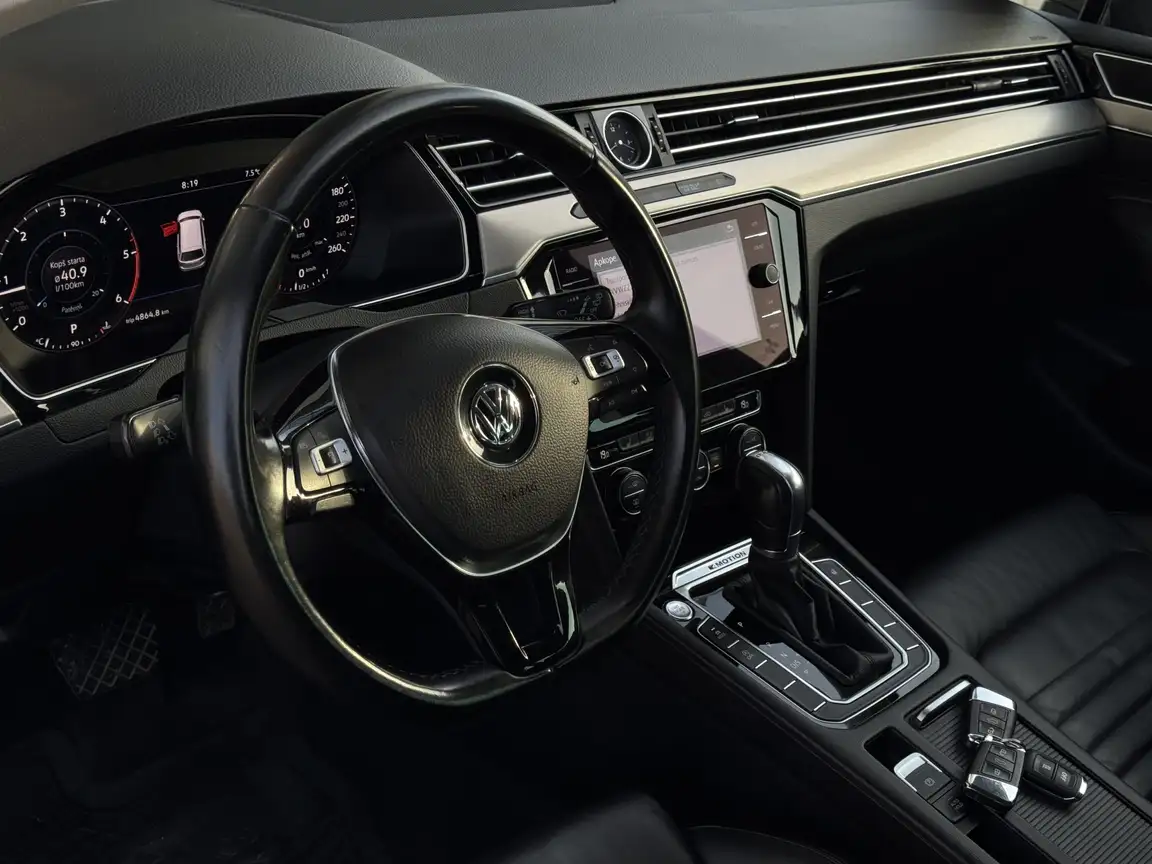 VOLKSWAGEN PASSAT
