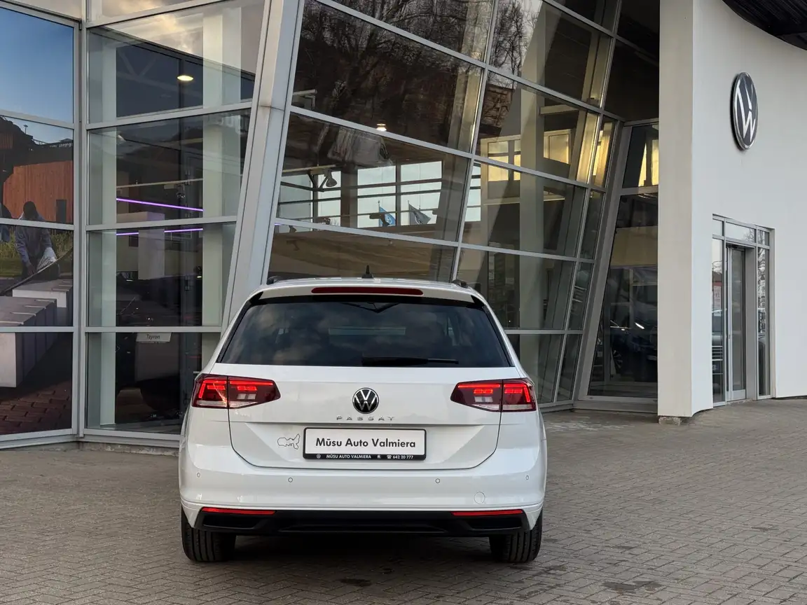 VOLKSWAGEN PASSAT