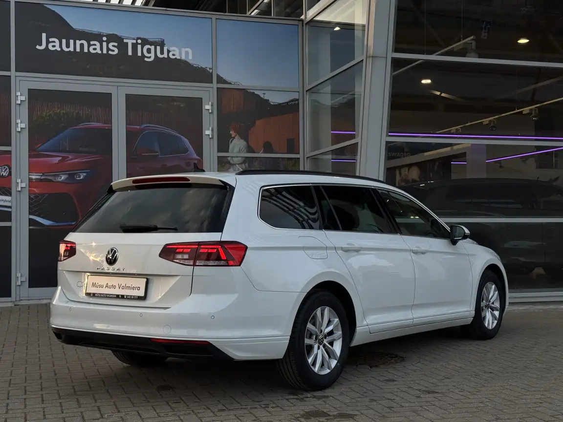 VOLKSWAGEN PASSAT