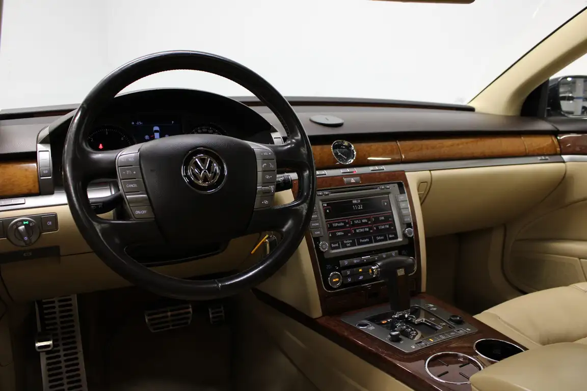VOLKSWAGEN PHAETON