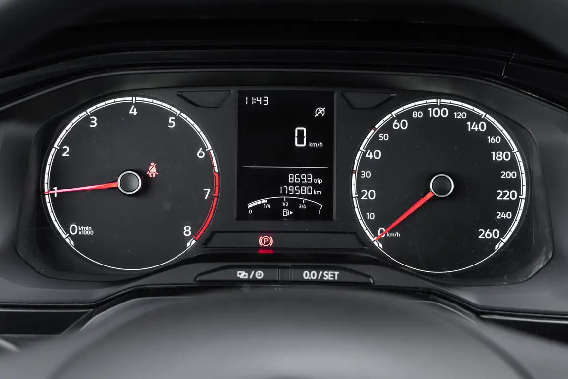 VOLKSWAGEN POLO