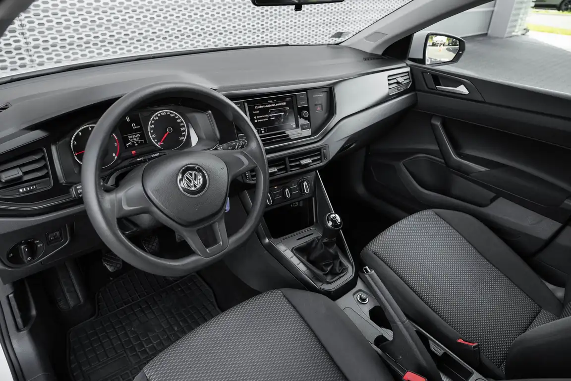 VOLKSWAGEN POLO