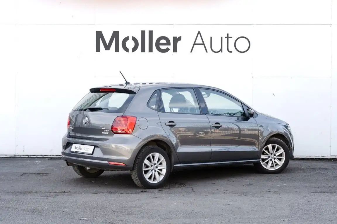 VOLKSWAGEN POLO