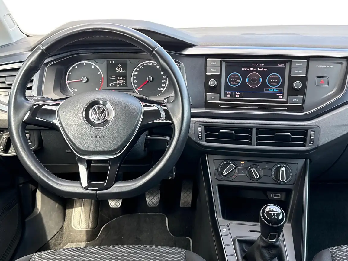 VOLKSWAGEN POLO