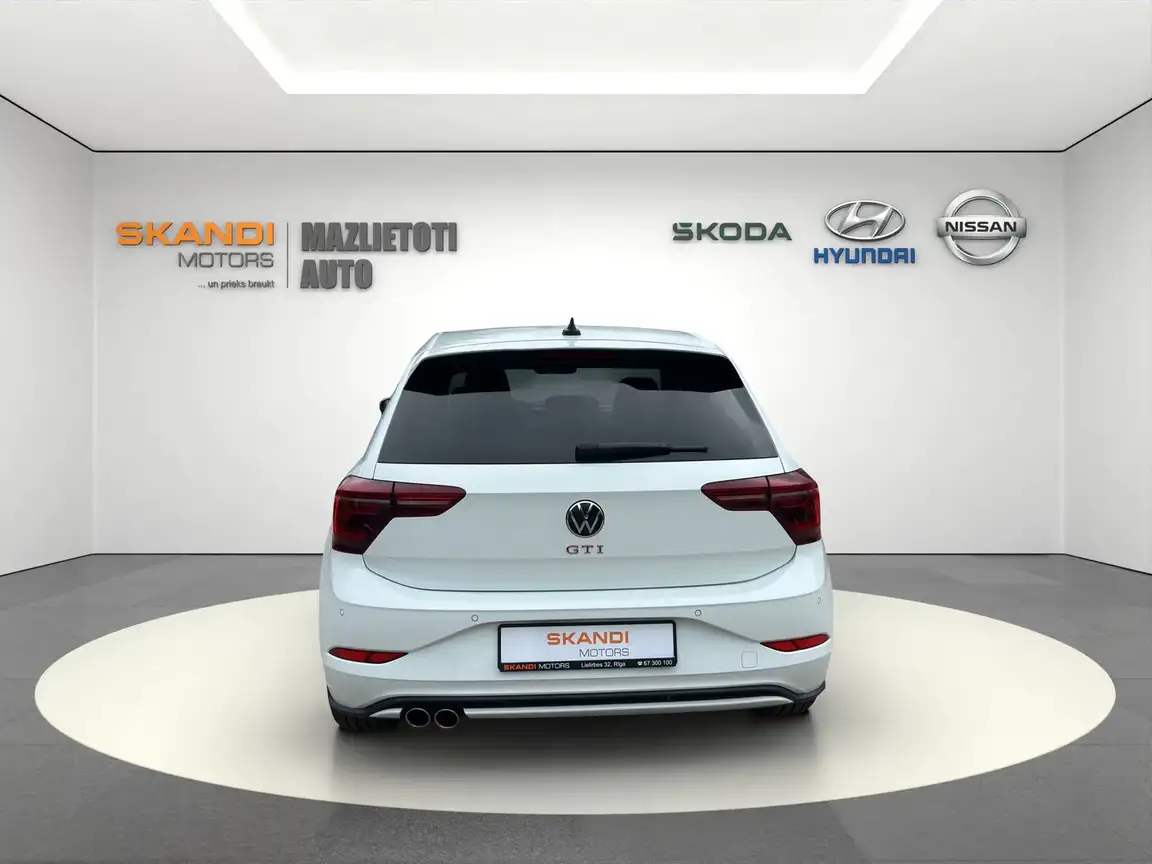 VOLKSWAGEN POLO