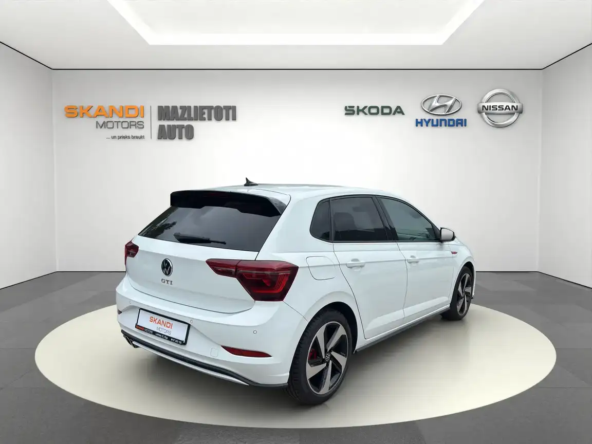 VOLKSWAGEN POLO