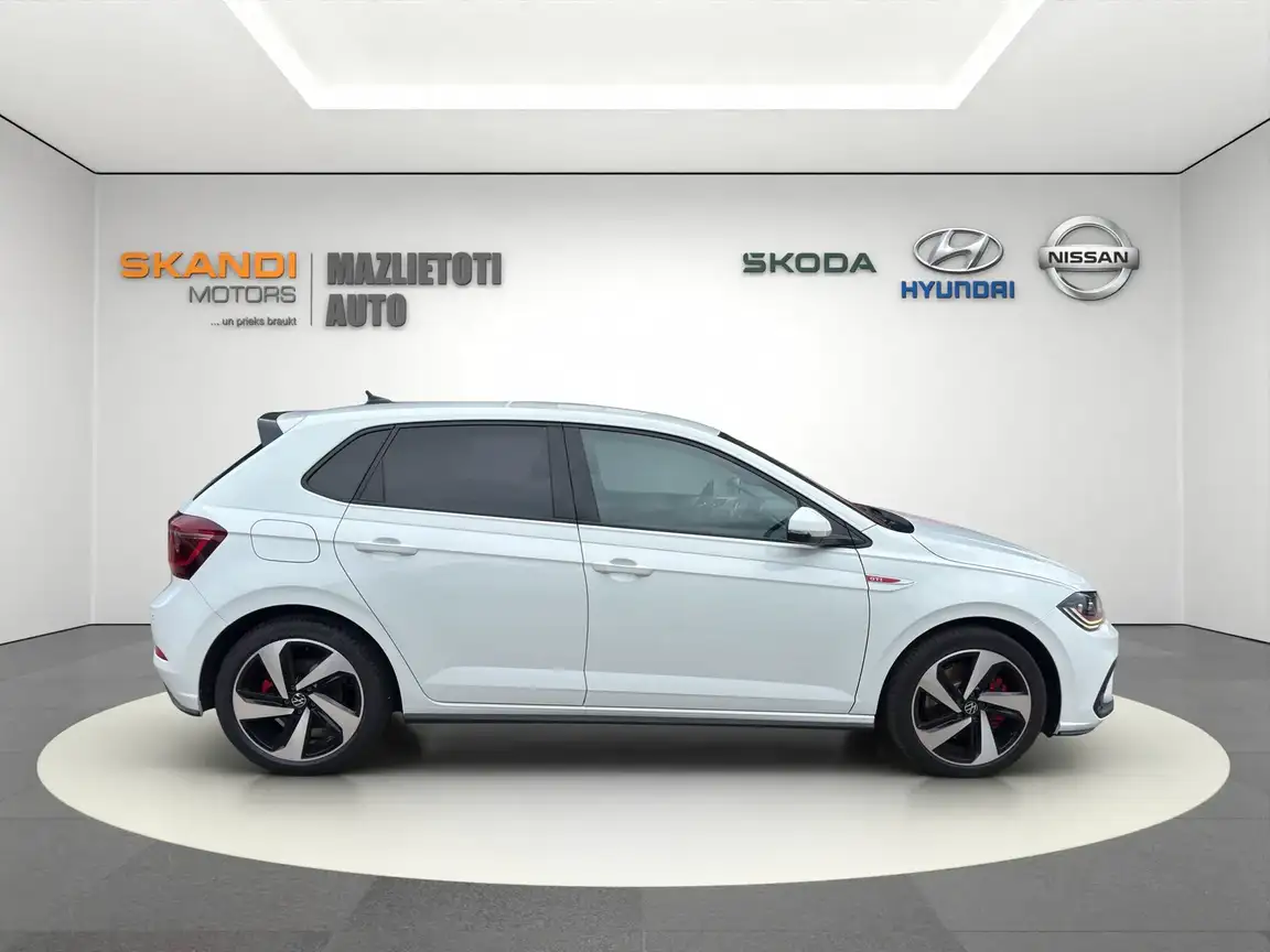 VOLKSWAGEN POLO