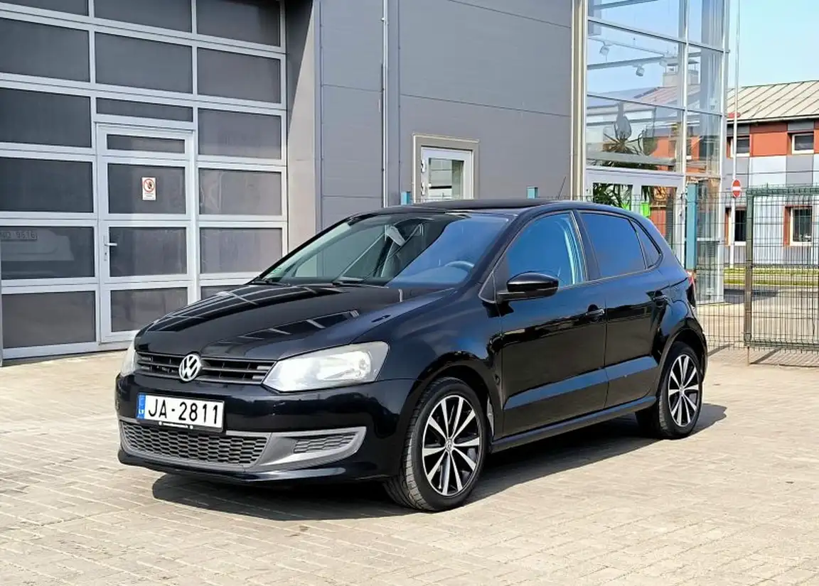 VOLKSWAGEN POLO
