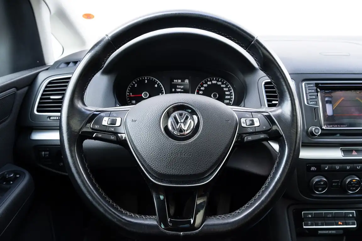 VOLKSWAGEN SHARAN