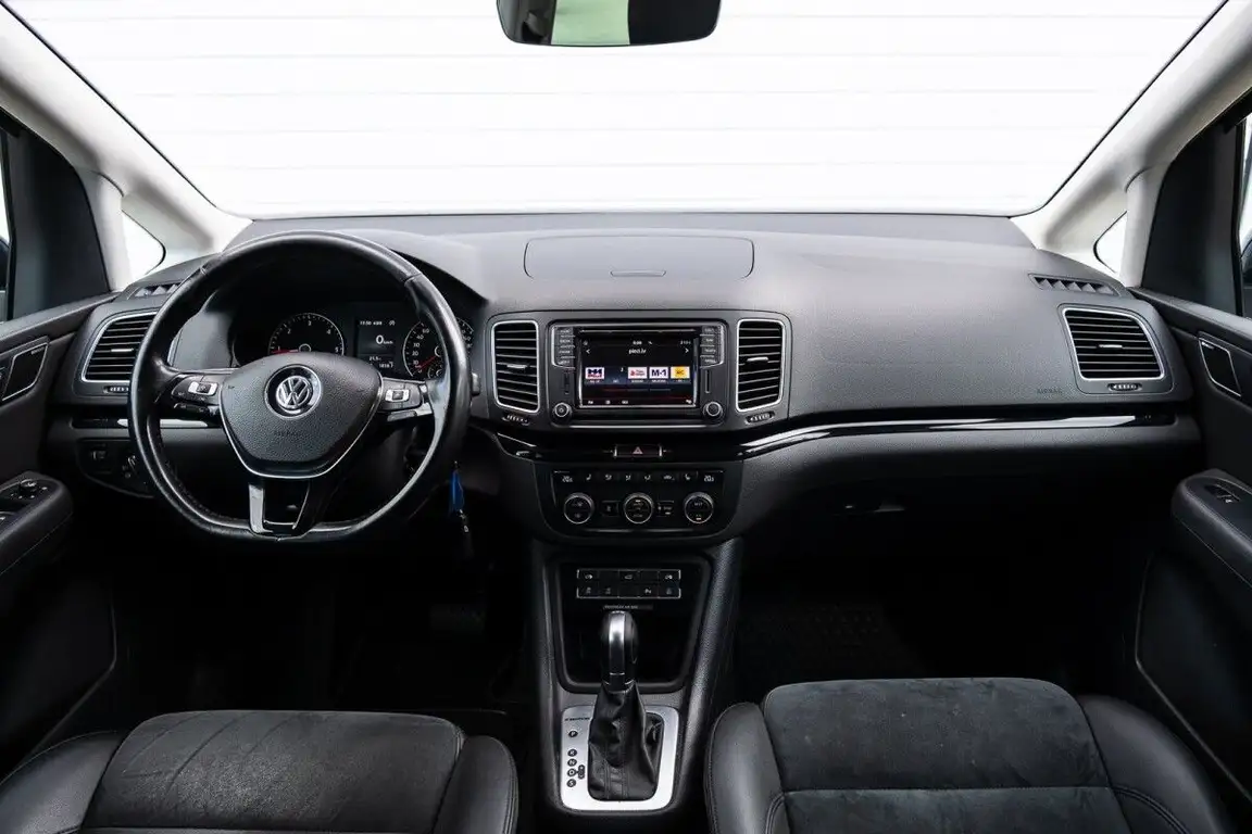 VOLKSWAGEN SHARAN