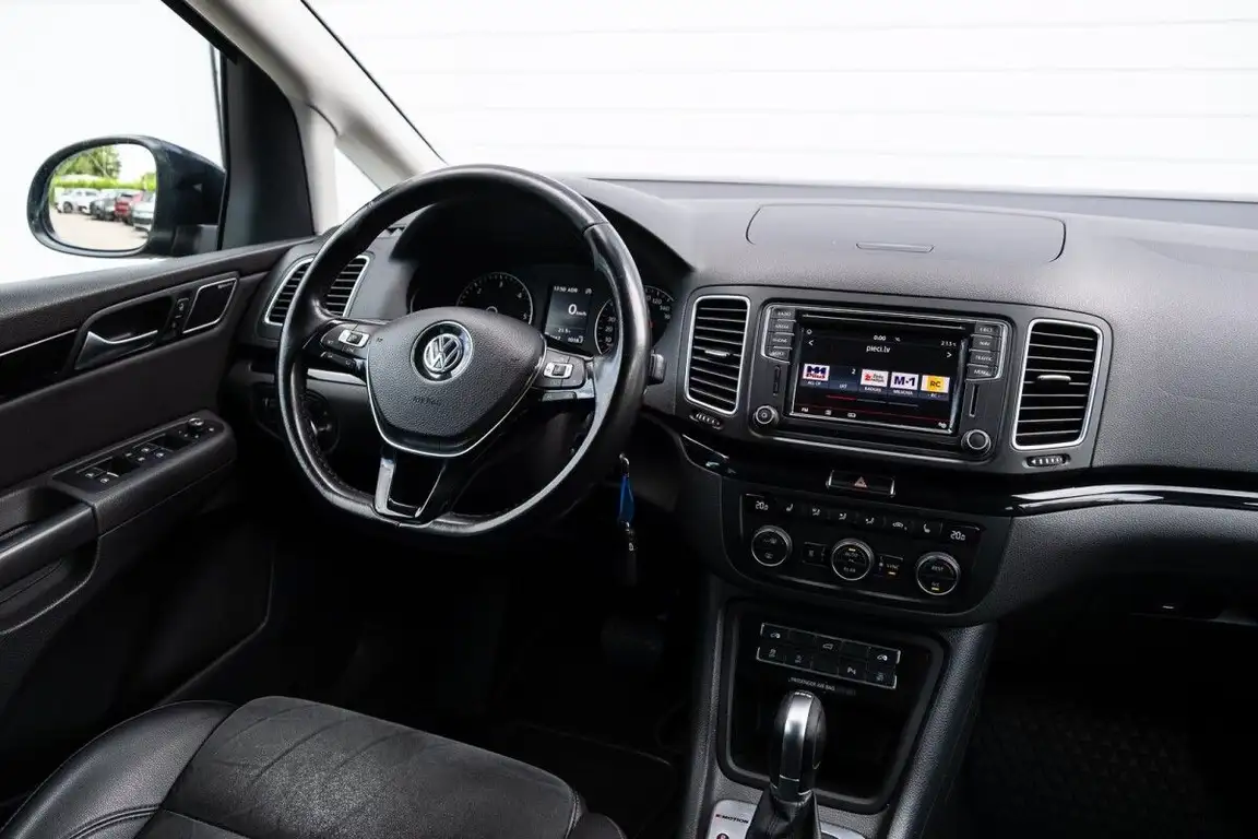 VOLKSWAGEN SHARAN