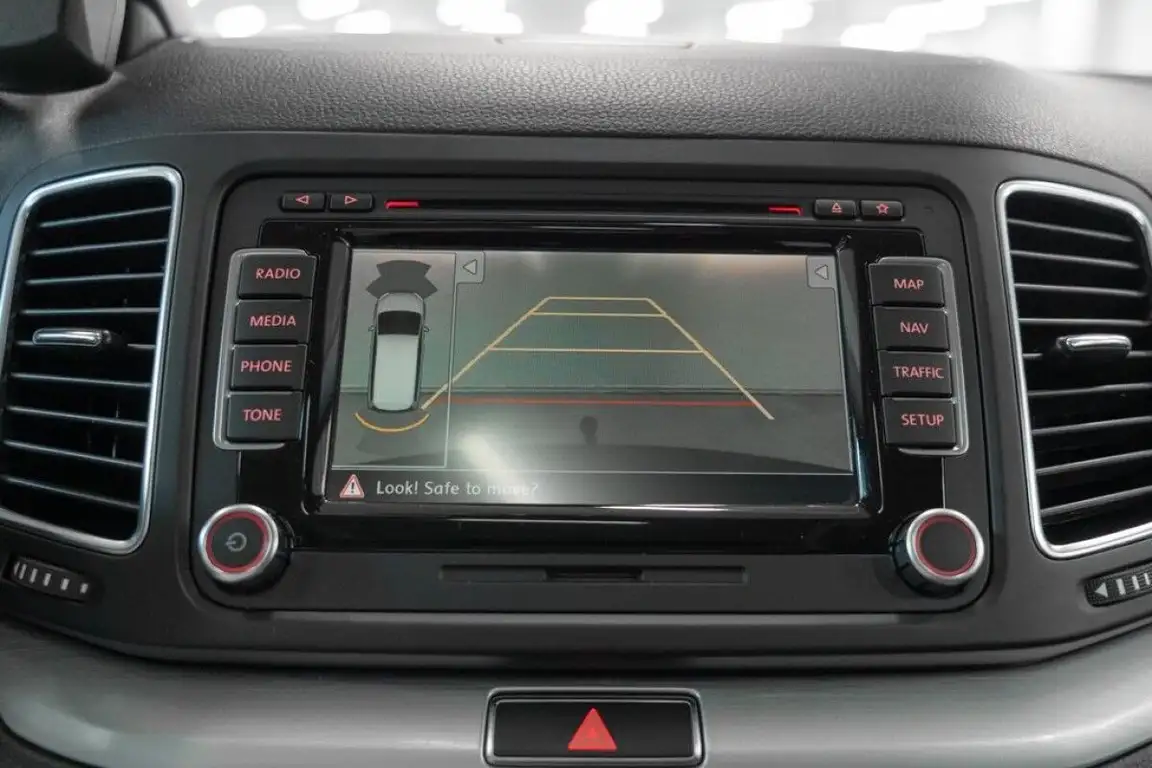 VOLKSWAGEN SHARAN