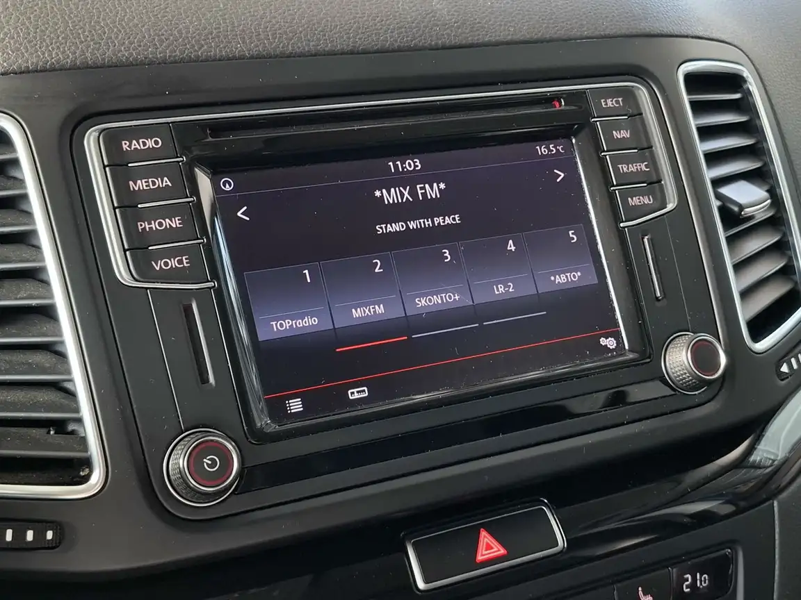 VOLKSWAGEN SHARAN