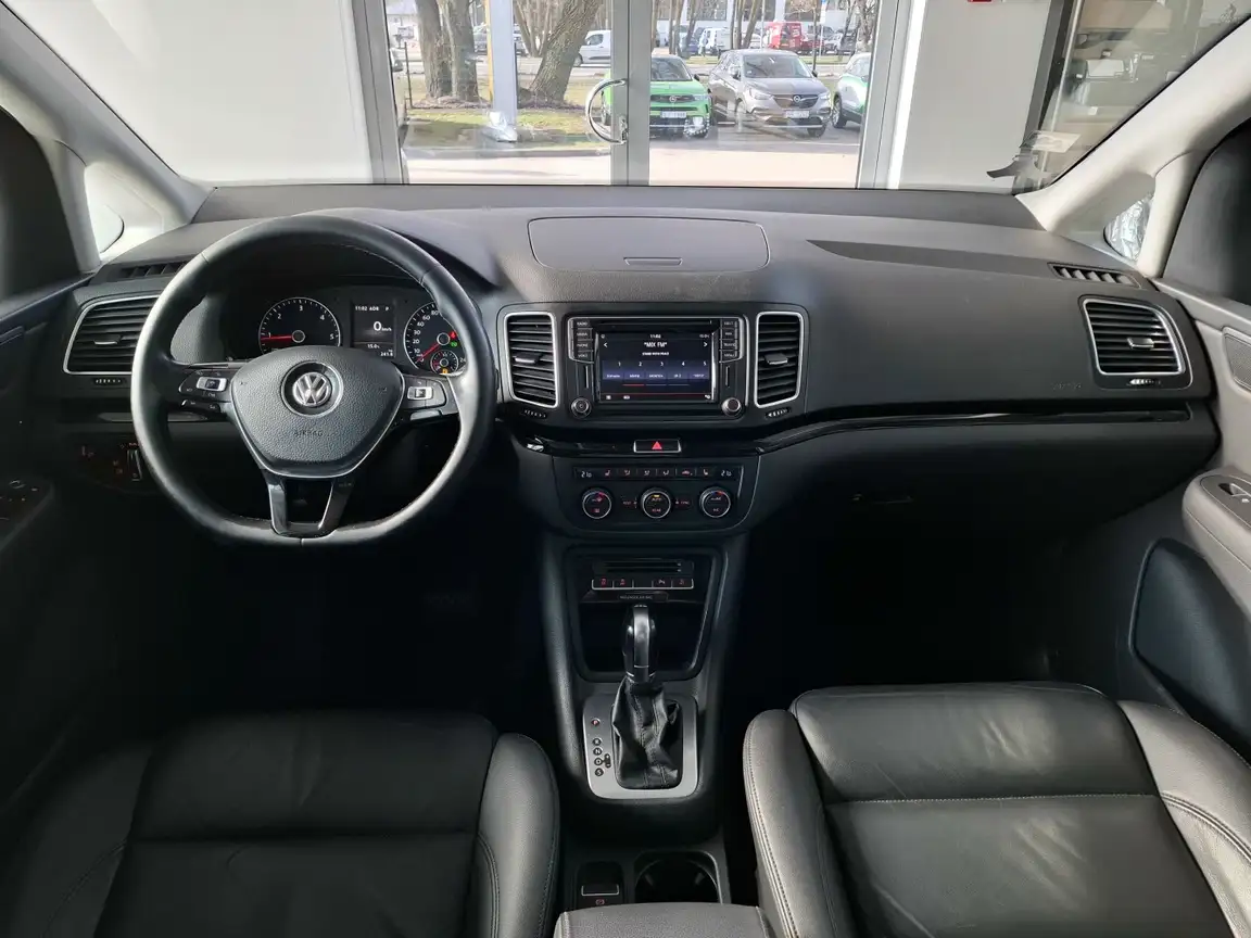 VOLKSWAGEN SHARAN