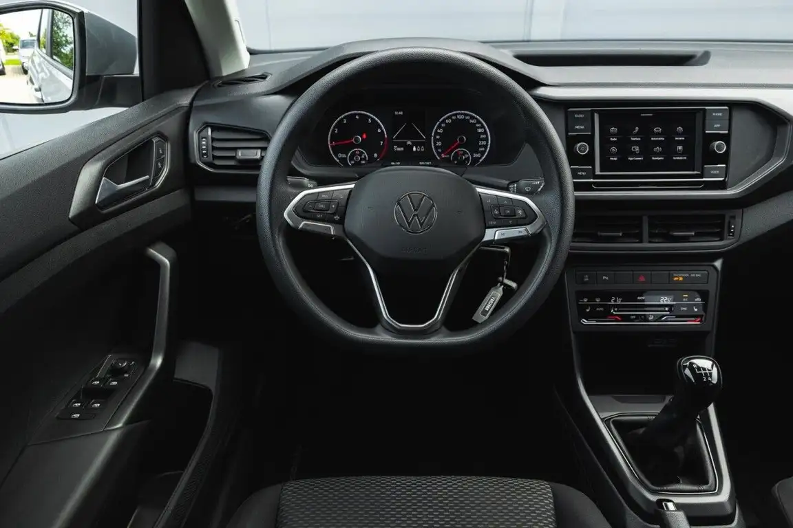 VOLKSWAGEN T-CROSS