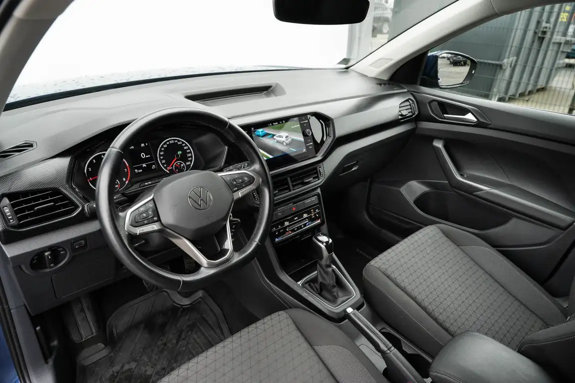 VOLKSWAGEN T-CROSS