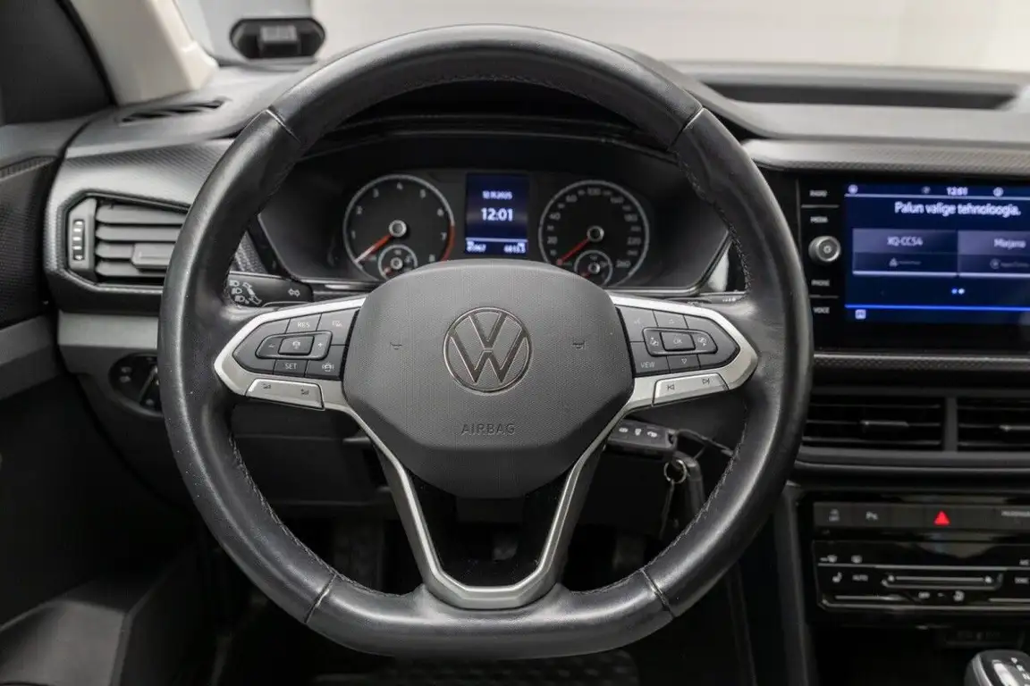 VOLKSWAGEN T-CROSS