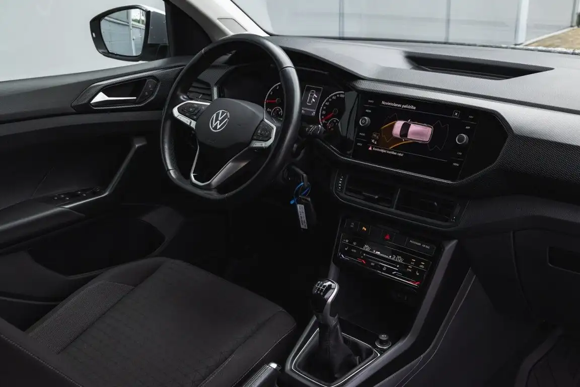 VOLKSWAGEN T-CROSS
