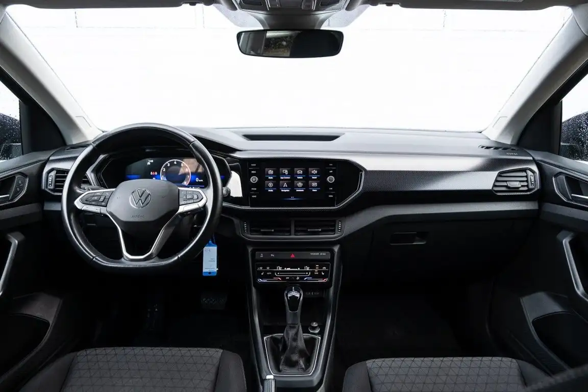 VOLKSWAGEN T-CROSS