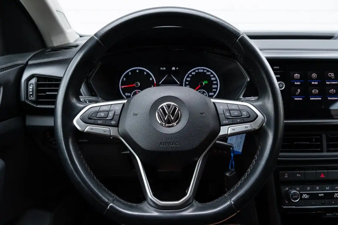 VOLKSWAGEN T-CROSS
