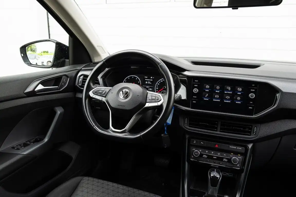 VOLKSWAGEN T-CROSS