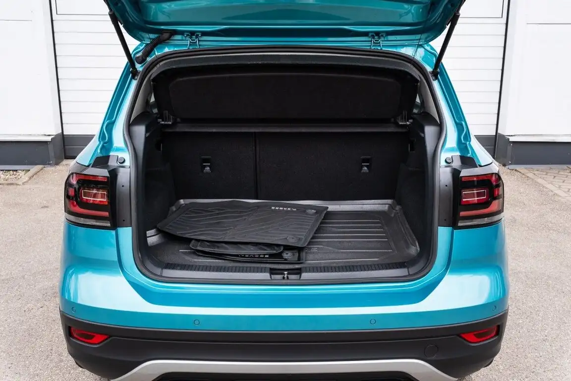 VOLKSWAGEN T-CROSS