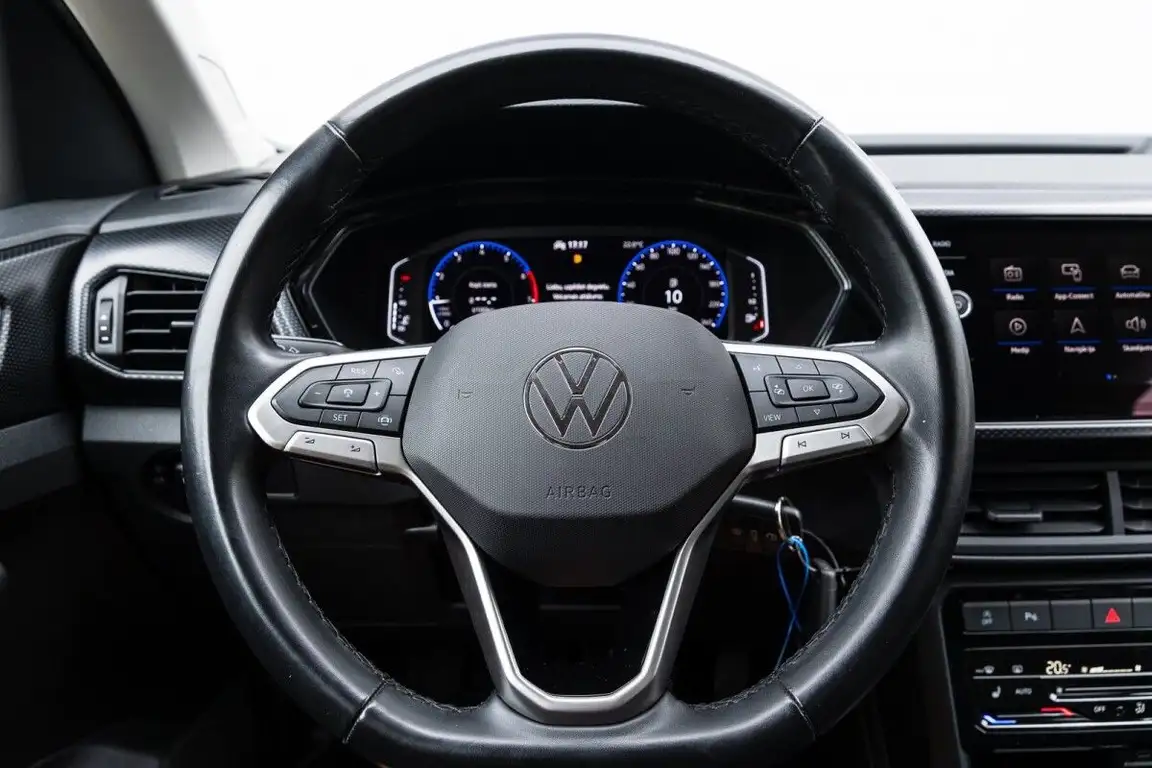 VOLKSWAGEN T-CROSS