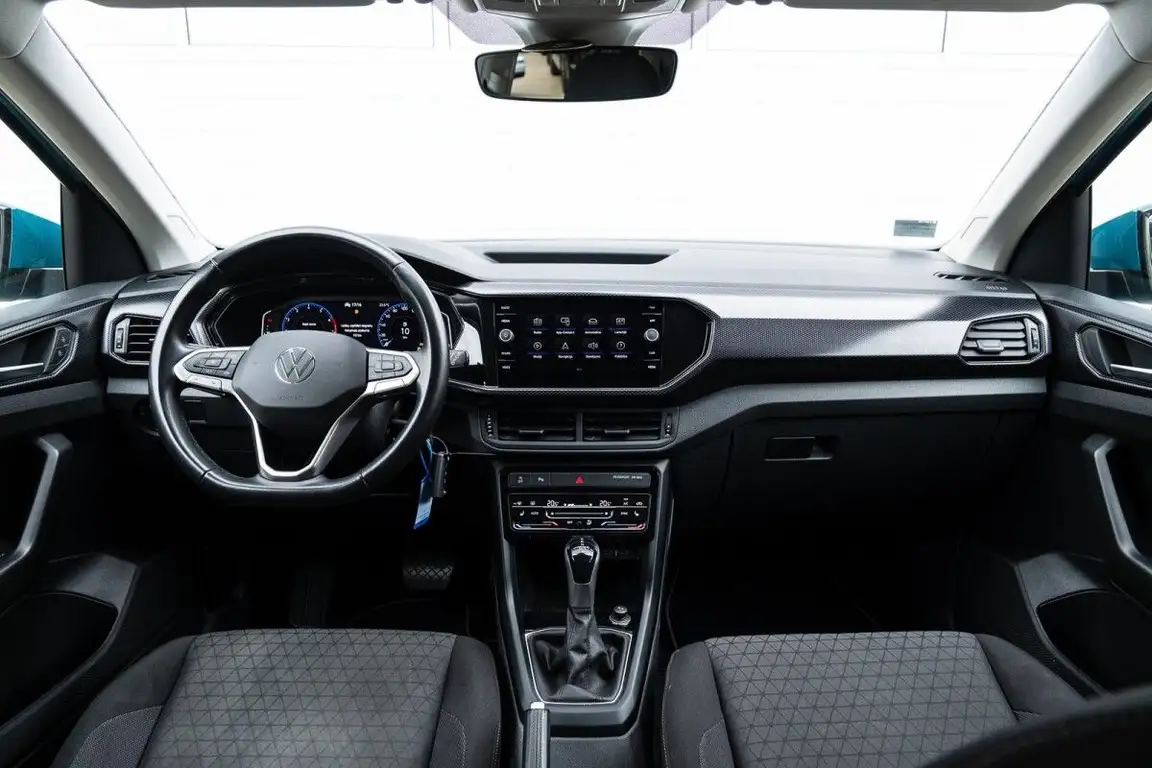 VOLKSWAGEN T-CROSS