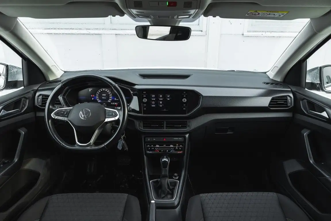 VOLKSWAGEN T-CROSS