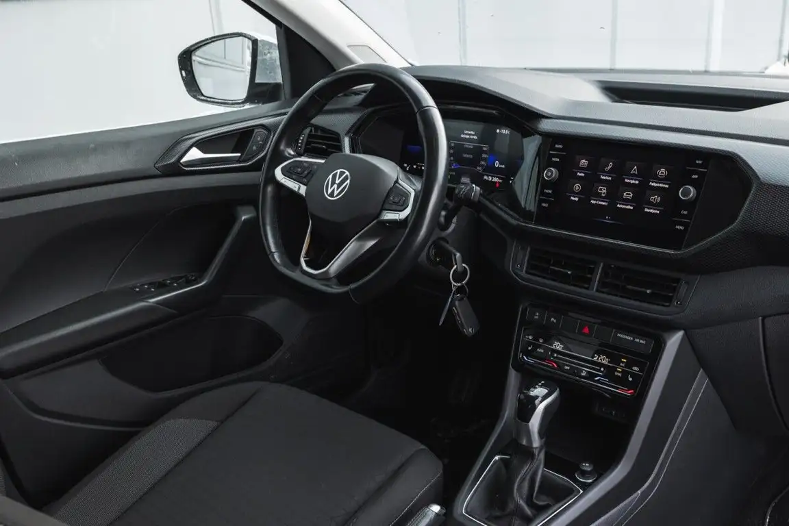VOLKSWAGEN T-CROSS