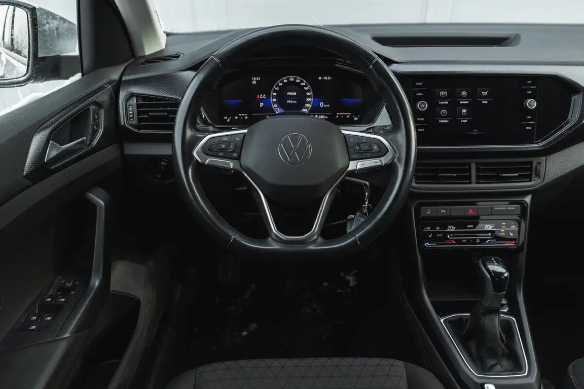 VOLKSWAGEN T-CROSS