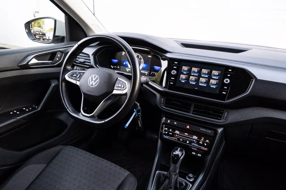 VOLKSWAGEN T-CROSS