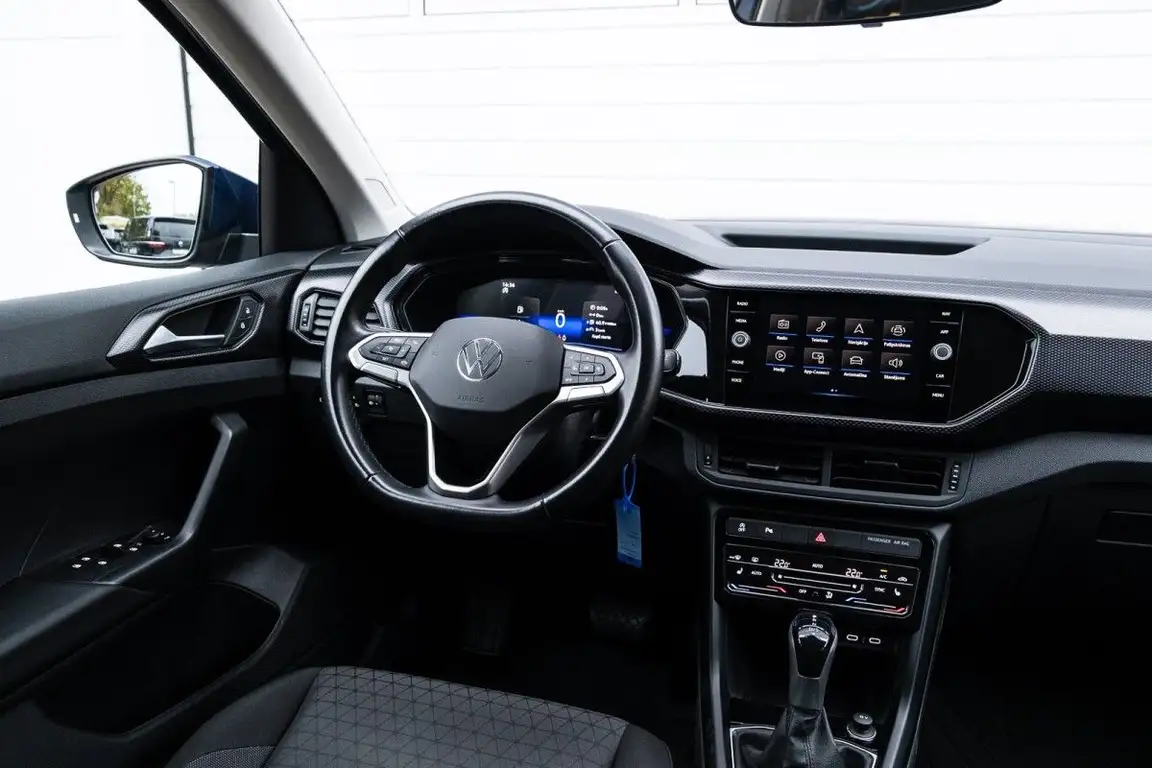 VOLKSWAGEN T-CROSS