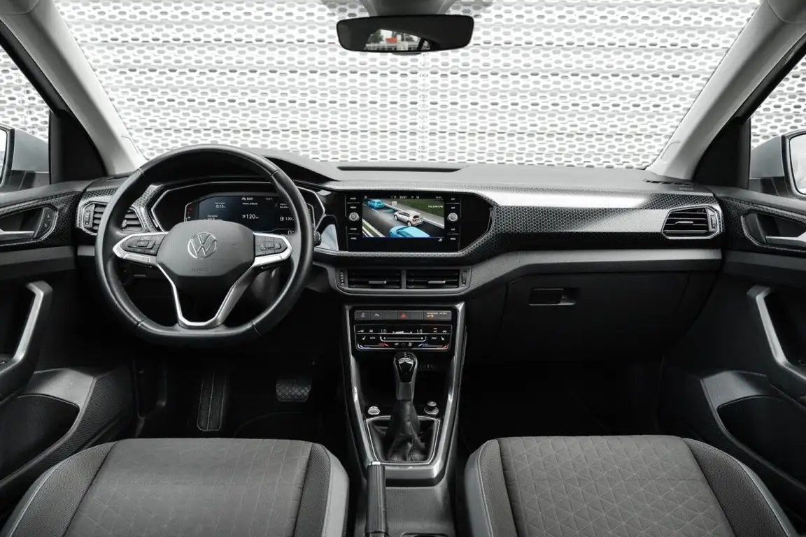 VOLKSWAGEN T-CROSS
