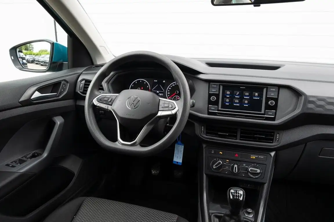 VOLKSWAGEN T-CROSS