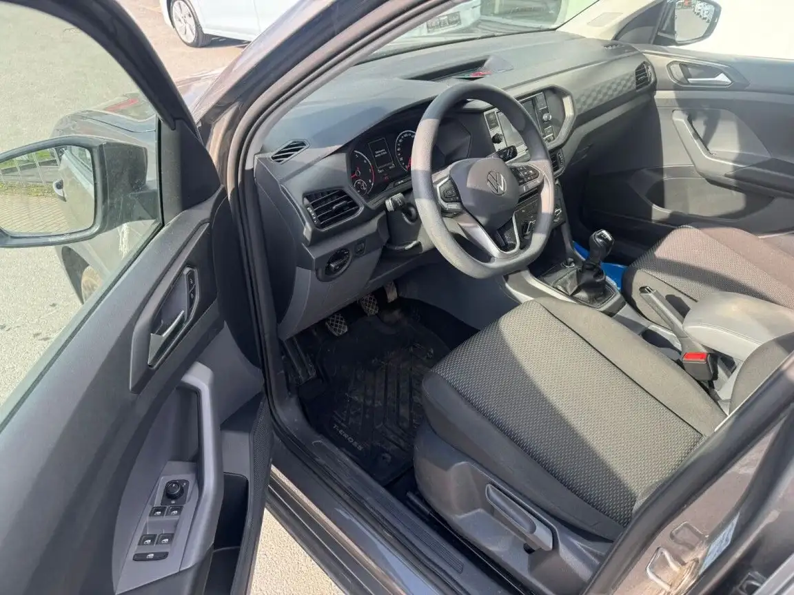 VOLKSWAGEN T-CROSS