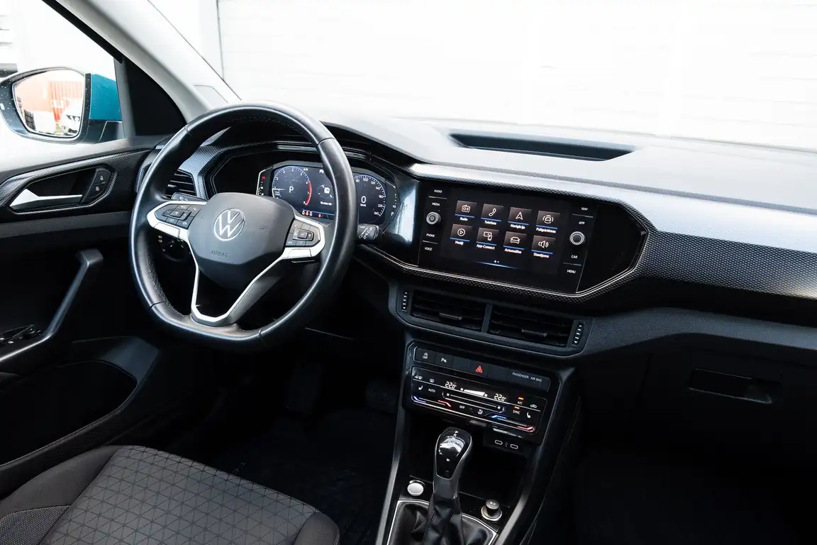 VOLKSWAGEN T-CROSS
