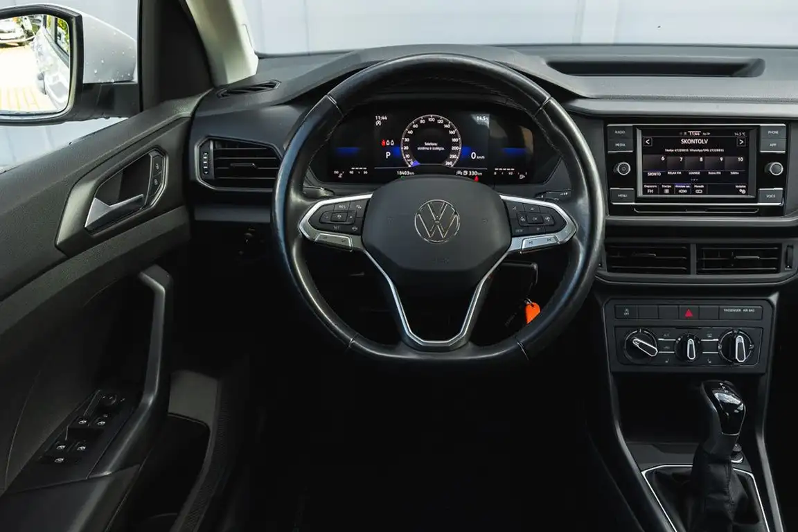 VOLKSWAGEN T-CROSS
