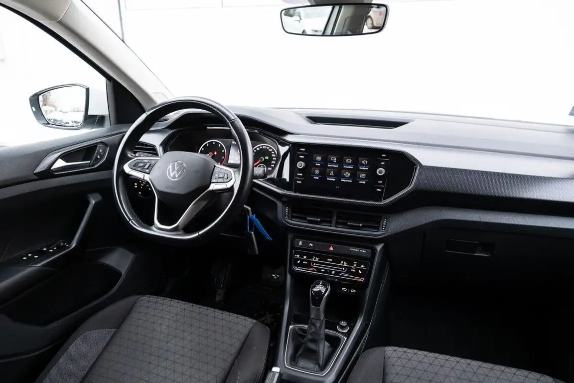 VOLKSWAGEN T-CROSS