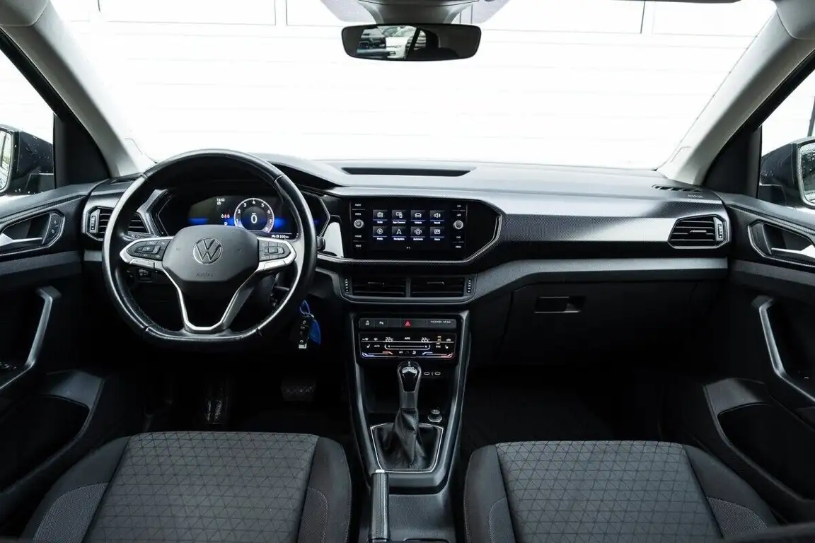 VOLKSWAGEN T-CROSS