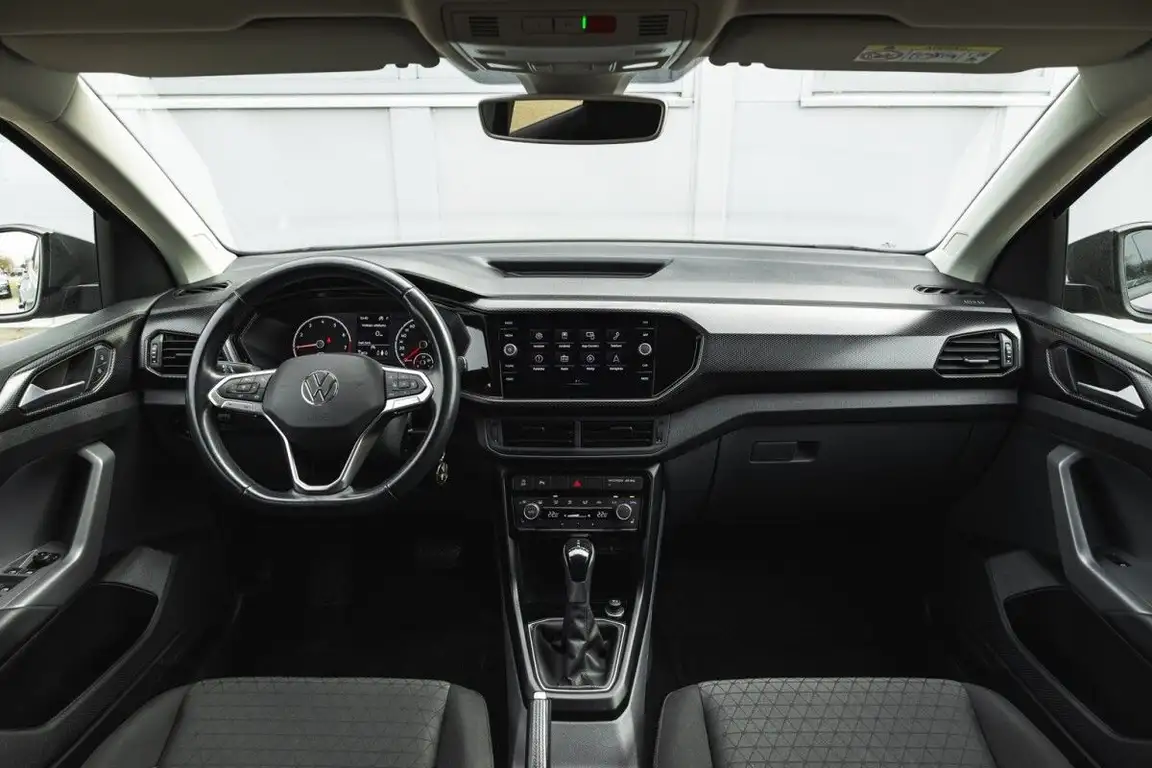 VOLKSWAGEN T-CROSS