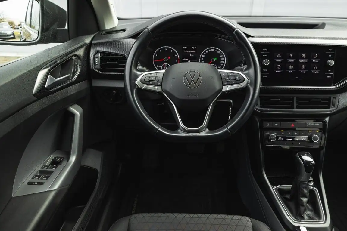 VOLKSWAGEN T-CROSS