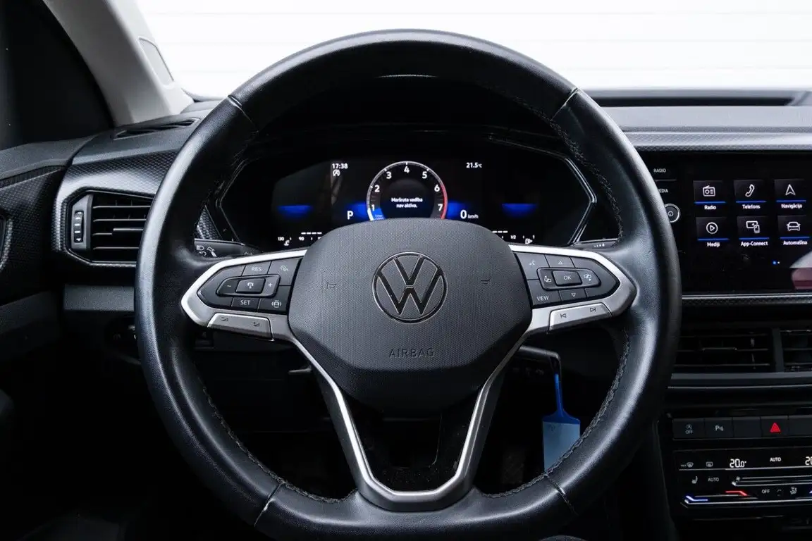 VOLKSWAGEN T-CROSS