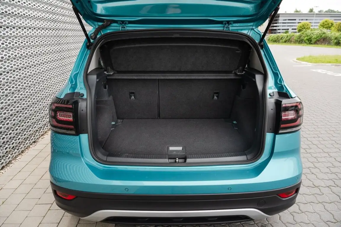 VOLKSWAGEN T-CROSS
