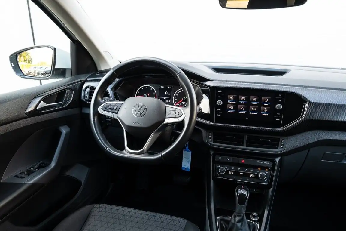 VOLKSWAGEN T-CROSS