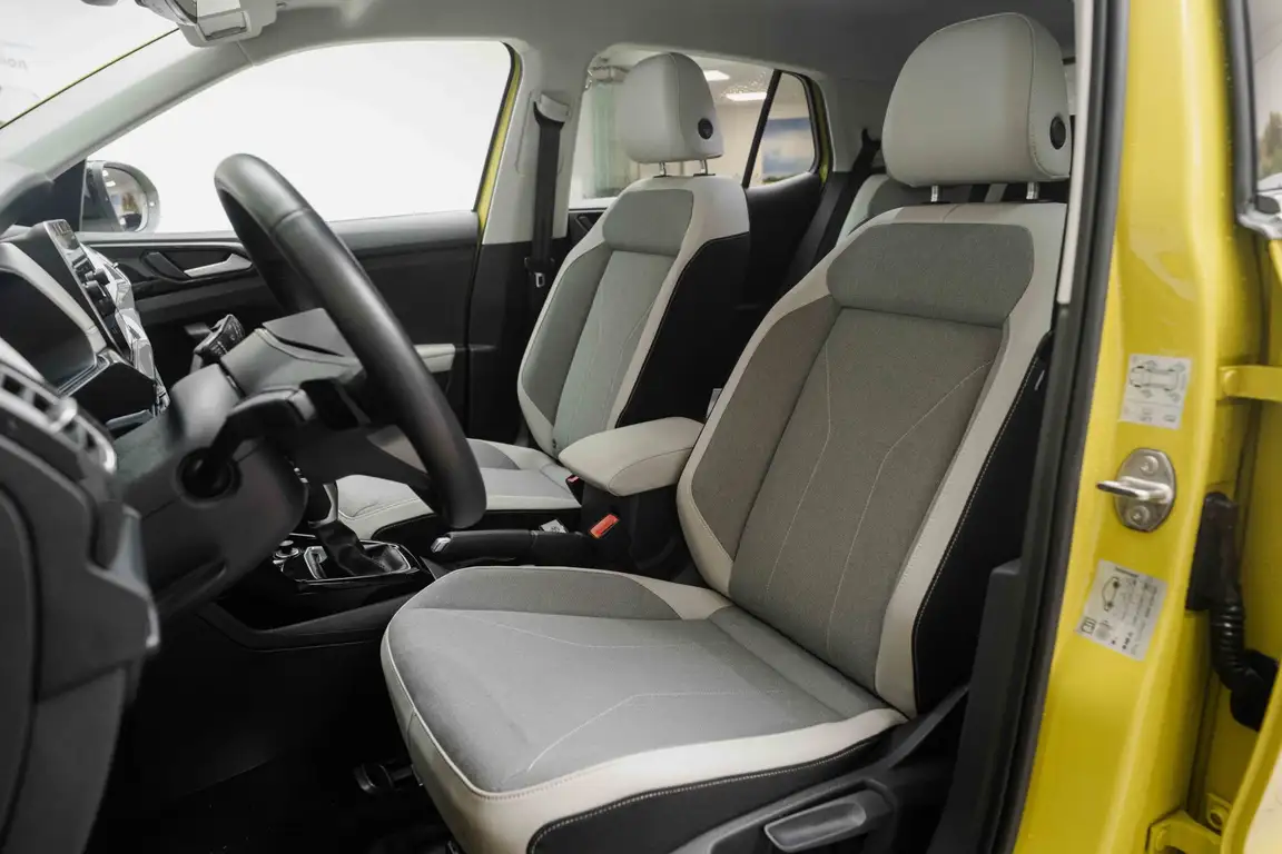 VOLKSWAGEN T-CROSS