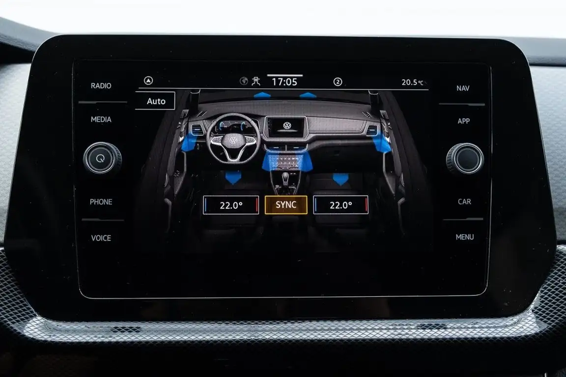 VOLKSWAGEN T-CROSS