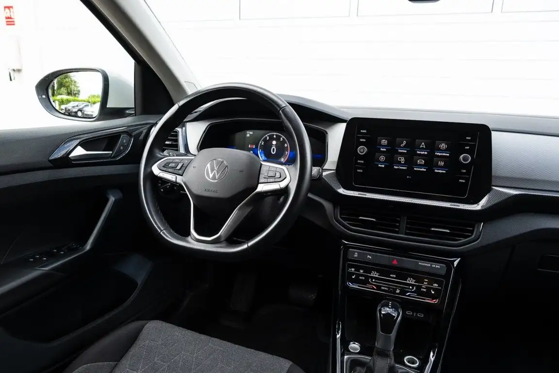 VOLKSWAGEN T-CROSS