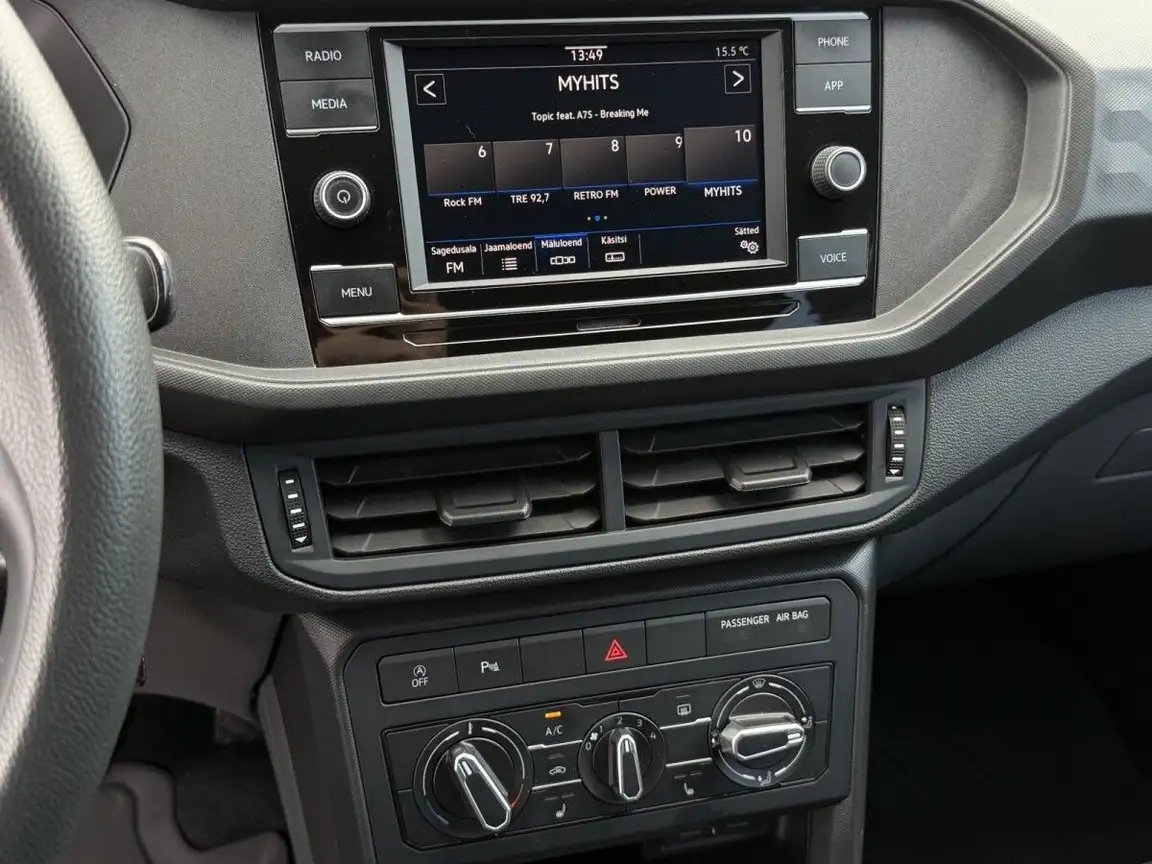 VOLKSWAGEN T-CROSS
