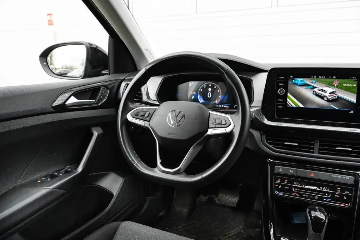 VOLKSWAGEN T-CROSS